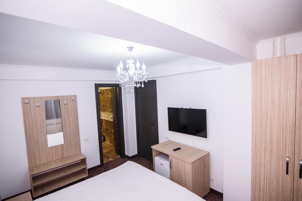 Vila Naty Hotel Navodari Bagian luar foto