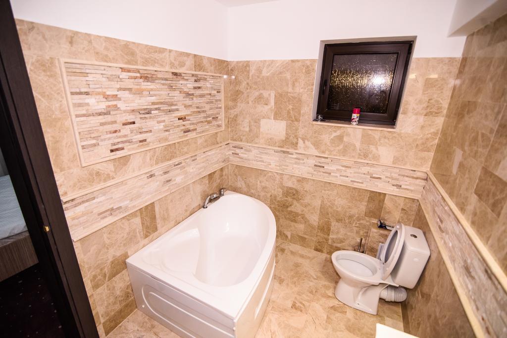 Vila Naty Hotel Navodari Bagian luar foto